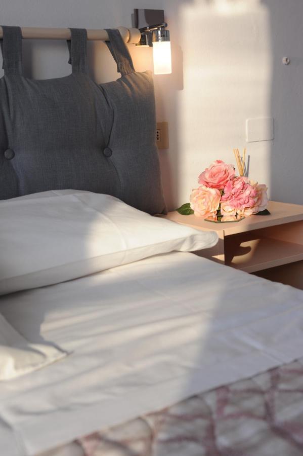 Hotel Le Giare Марина-ді-П'єтразанта Екстер'єр фото