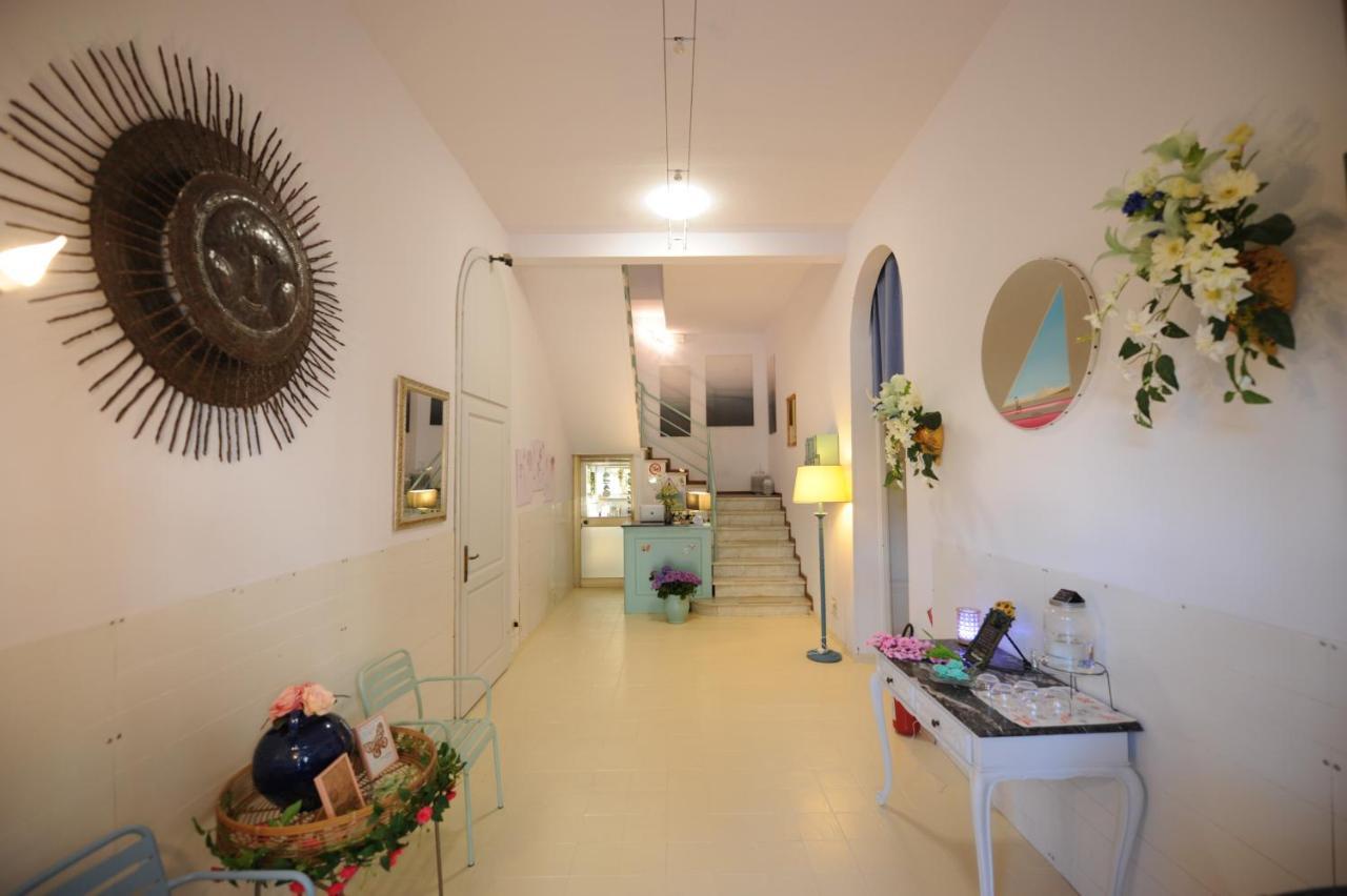Hotel Le Giare Марина-ді-П'єтразанта Екстер'єр фото